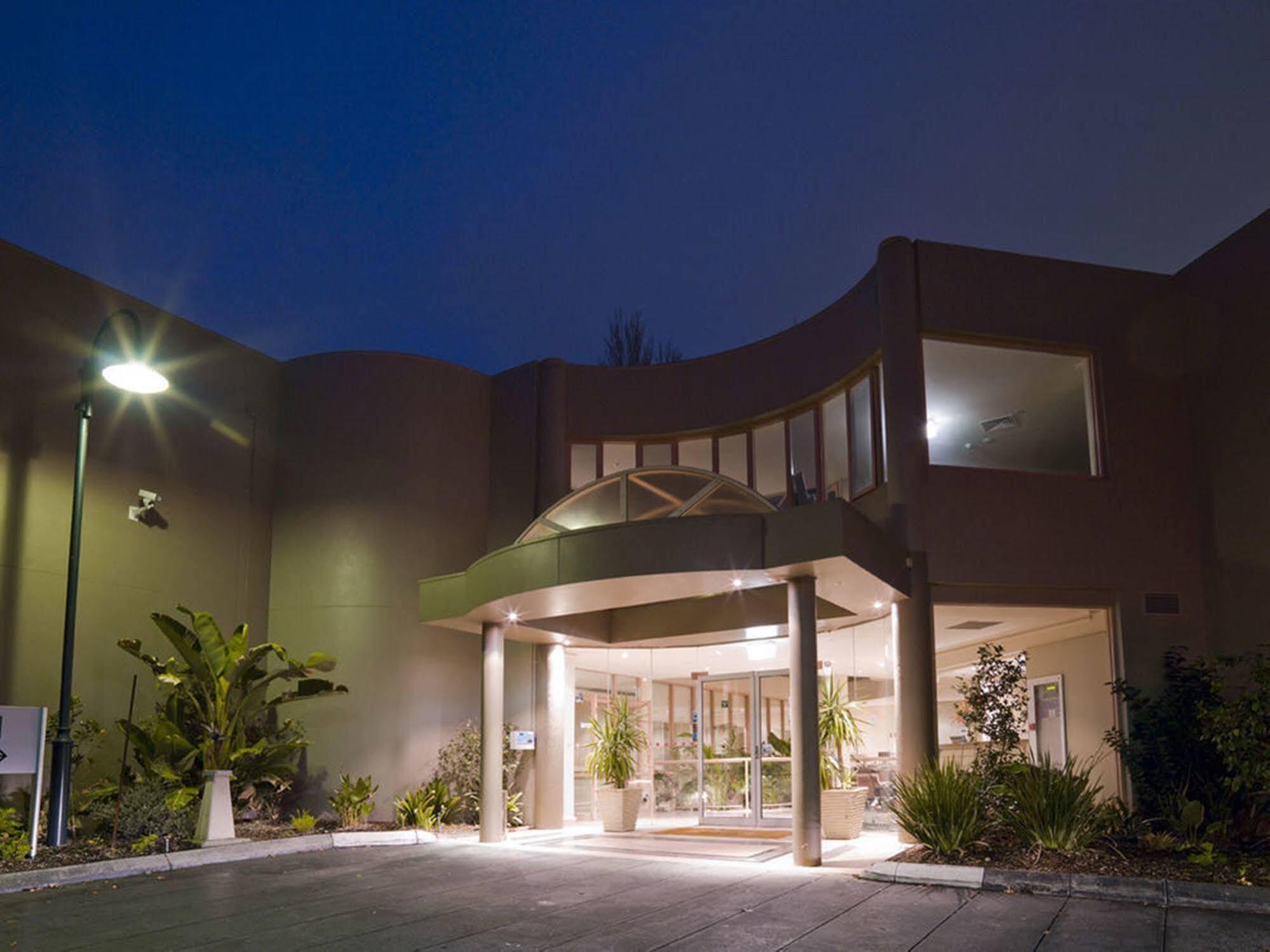 Kimberley Gardens Hotel, Serviced Apartments And Serviced Villas Melbourne Buitenkant foto